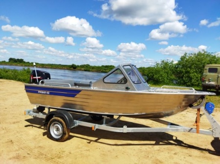 РУСБОТ‑42 Алюминиевая моторная лодка.