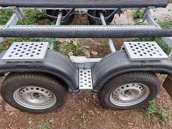 Подножка на крыло прицепа.