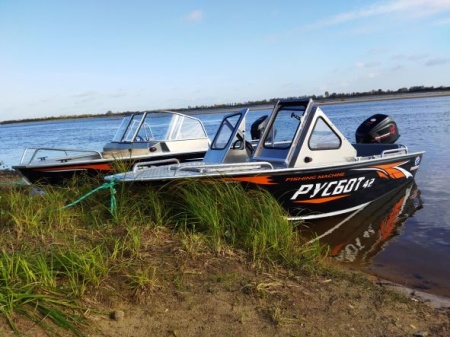 РУСБОТ‑42 Алюминиевая моторная лодка.