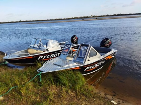 РУСБОТ‑42 Алюминиевая моторная лодка.