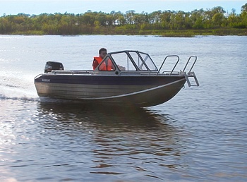 РУСБОТ‑47 Алюминиевая моторная лодка.