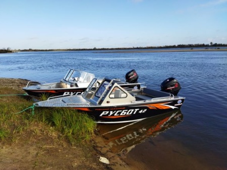 РУСБОТ‑42 Алюминиевая моторная лодка.